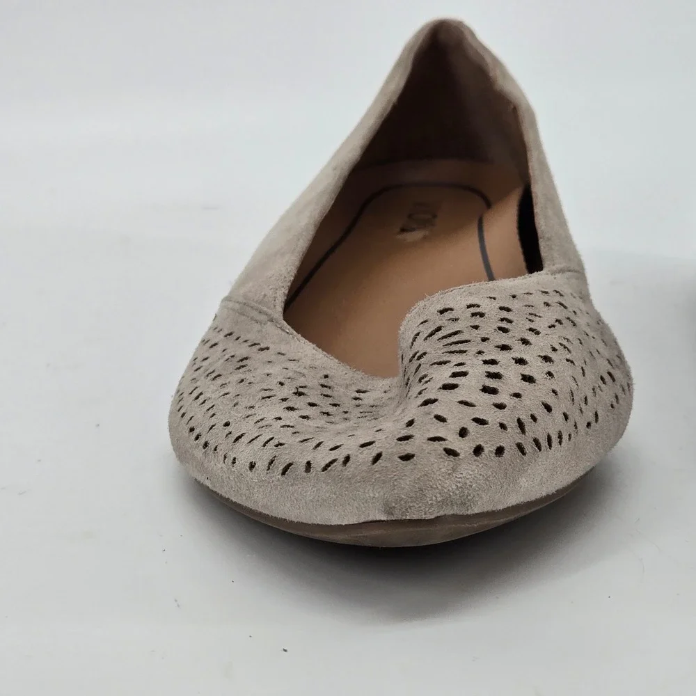 Vionic Carmela Perforated Suede Pointed Toe Ballet Flats Greige Women's Size 10